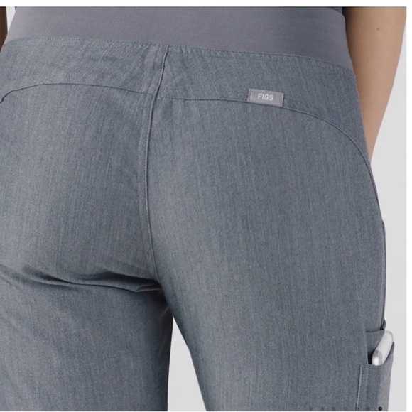 FIGS Cade Cargo Scrub Pants Women’s Size XXL Gray | 9-Pocket Medical Scrubs - Picture 3 of 13